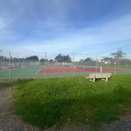 Maison 3 Chambres, Terrasse Et Piscine *