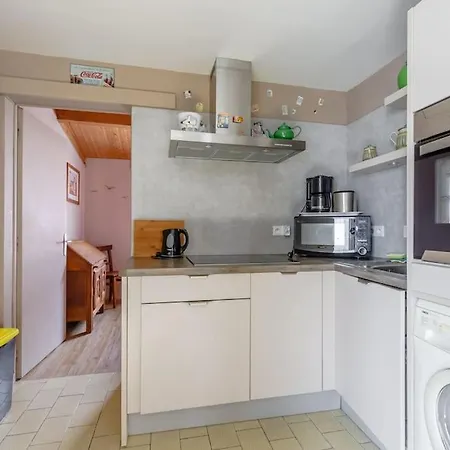 Holiday home Maison 3 Chambres, Terrasse Et Piscine *