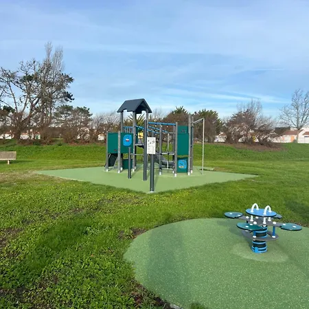 Holiday home Maison 3 Chambres, Terrasse Et Piscine Bretignolles-sur-Mer