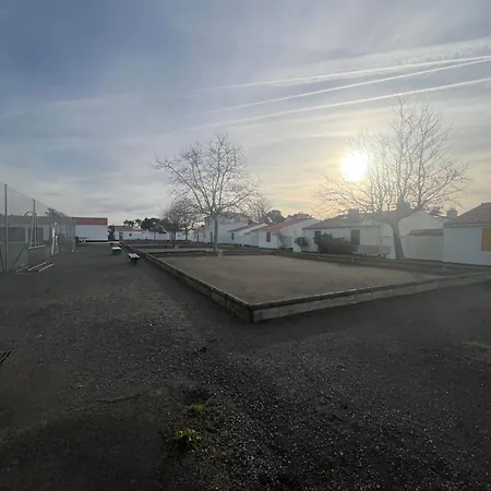 Maison 3 Chambres, Terrasse Et Piscine 度假居