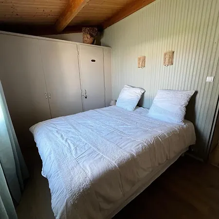 Maison 3 Chambres, Terrasse Et Piscine *