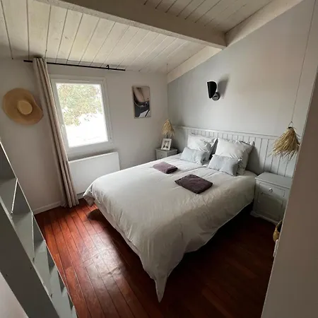 Maison 3 Chambres, Terrasse Et Piscine Holiday home *