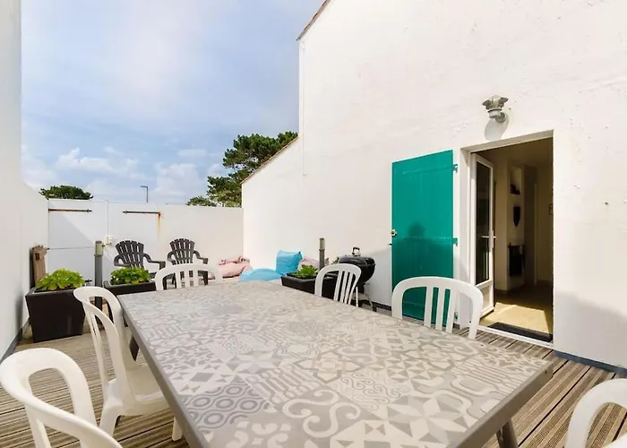 Maison 3 Chambres, Terrasse Et Piscine