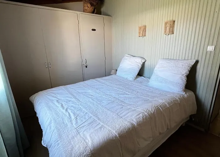 Maison 3 Chambres, Terrasse Et Piscine *